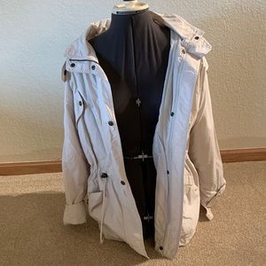 M rain jacket
